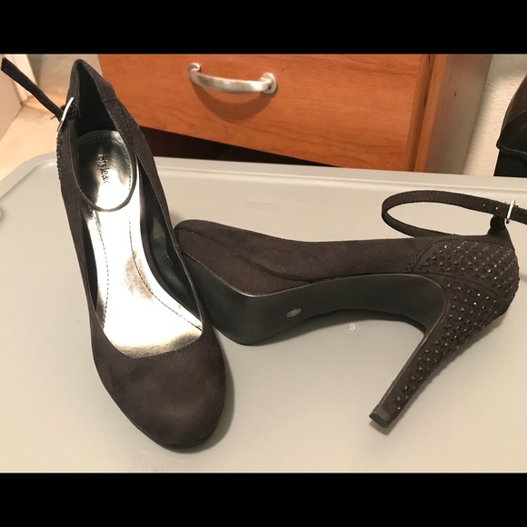 Style & co suede Stilettos - Picture 3 of 4